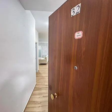 Qerret 647 Apartment Golem (Tirana)