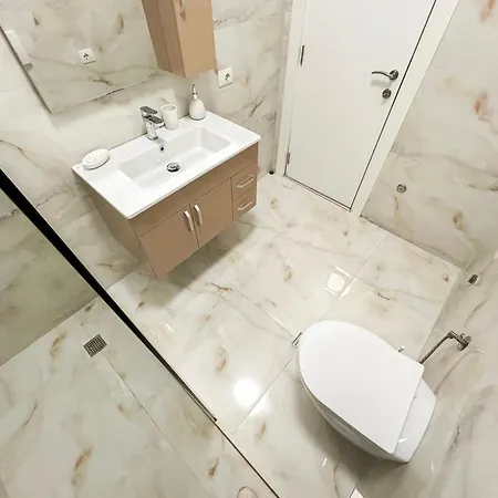 Qerret 647 Apartment