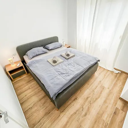Qerret 647 Apartment